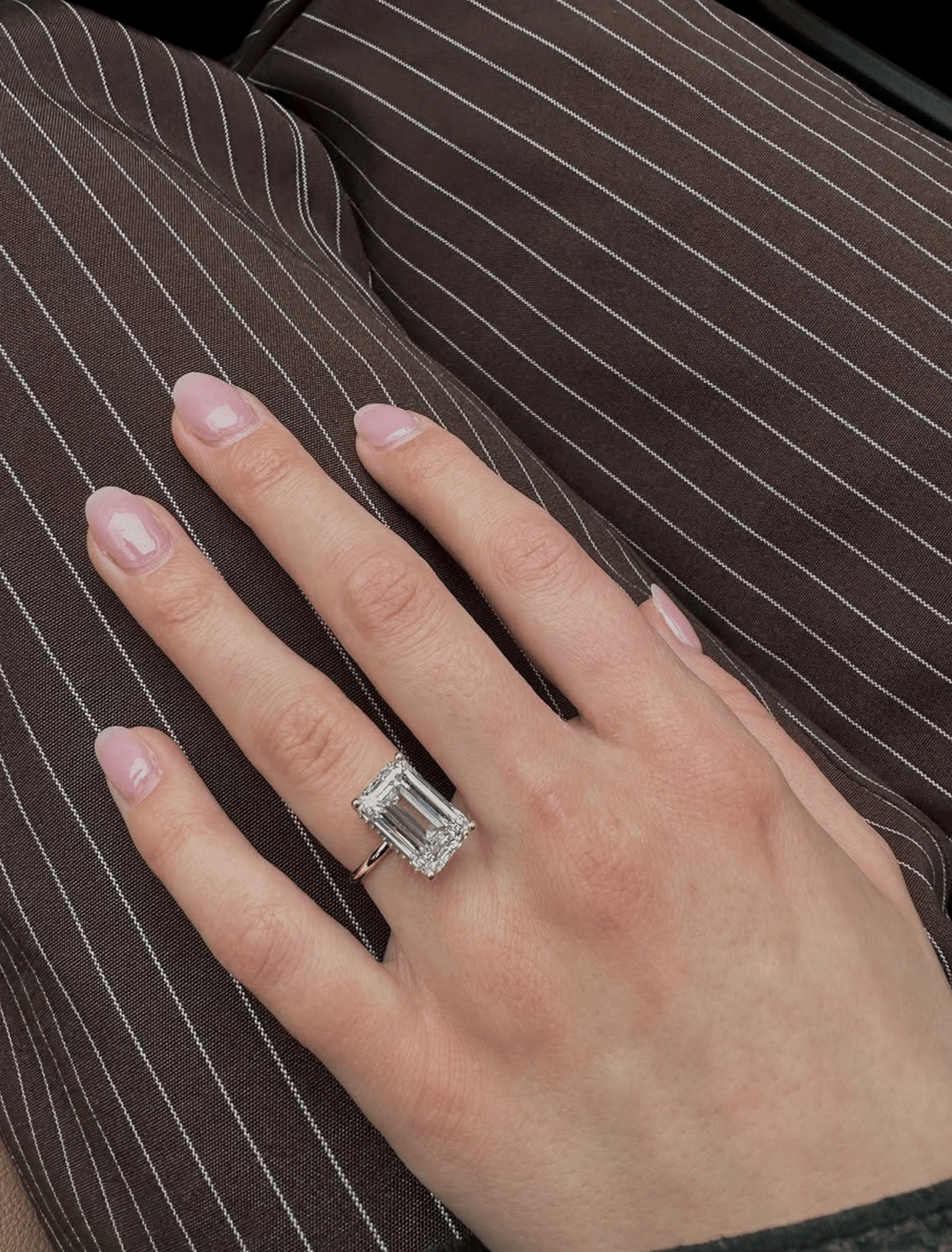 Noémie Lacerte partage des photos de sa bague après ses fiançailles avec Alexandre Nichols 