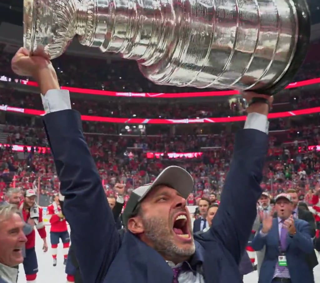 Après 25 ans dans la LNH, le québécois Roberto Luongo remporte enfin la Coupe Stanley