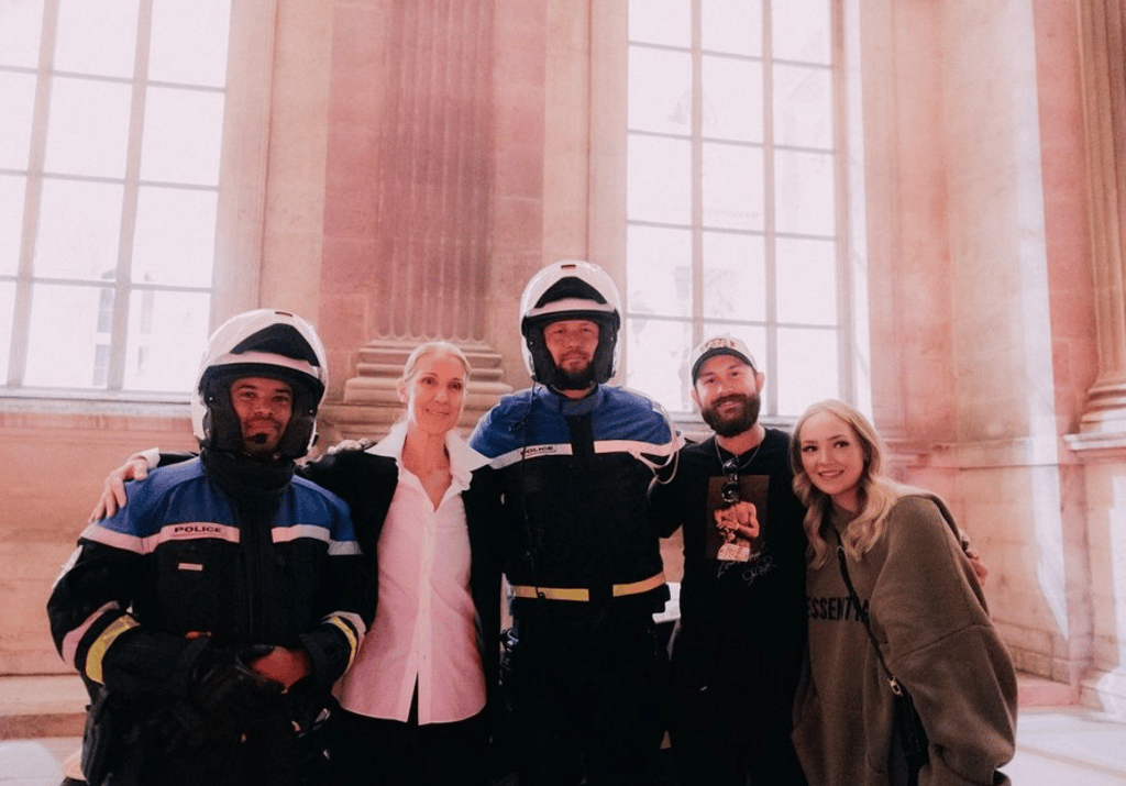 René-Charles était à Paris avec sa blonde de plusieurs années !