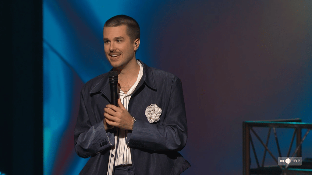 Les avis sont extrêmement partagés sur la performance de Pierre-Yves Roy-Desmarais à son 1er Gala de l'ADISQ