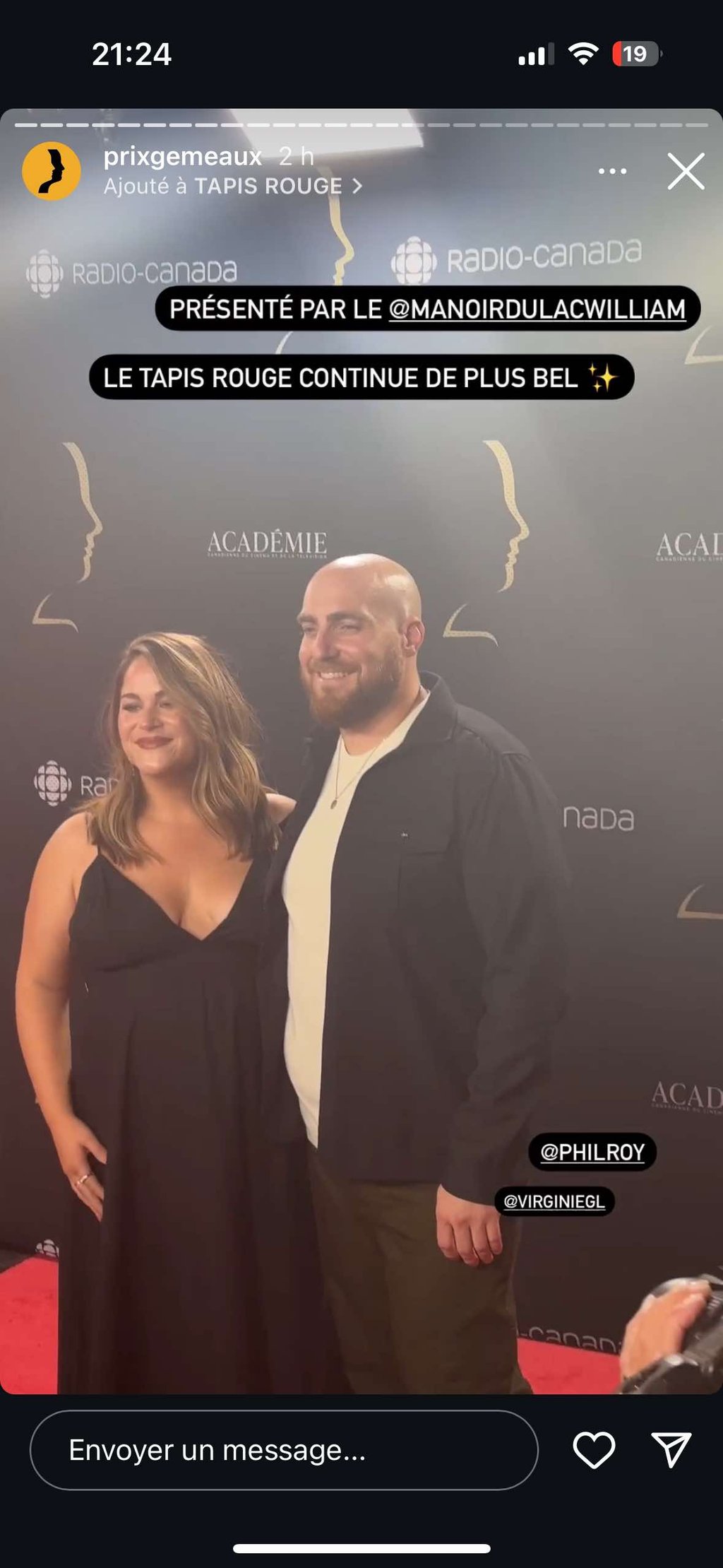 La robe audacieuse de Mélissa Désormeaux-Poulin vole la vedette sur le tapis rouge des Gémeaux