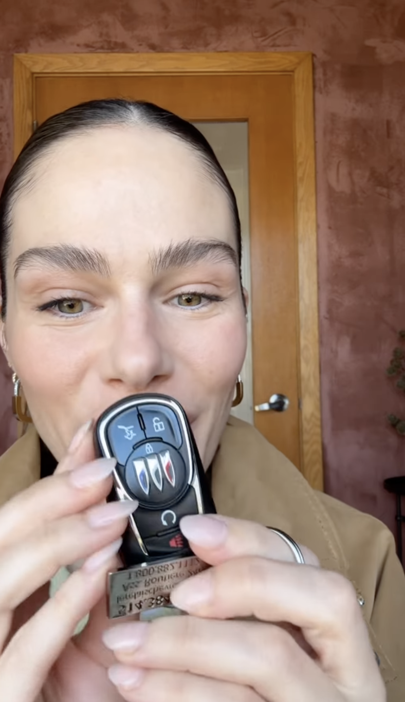 Maripier Morin présente sa nouvelle voiture alors qu'elle fait une grande annonce 