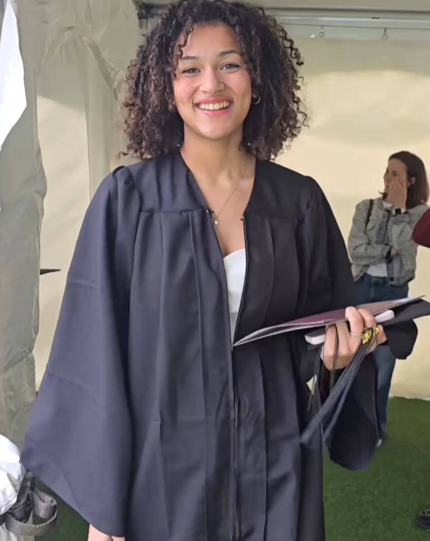 Varda Etienne célèbre fièrement un moment important dans la vie de sa fille 