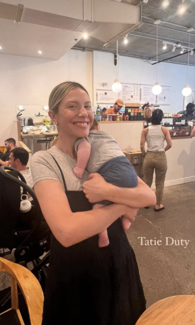 Magalie Lépine-Blondeau partage une rare photo avec son neveu et ils sont adorables