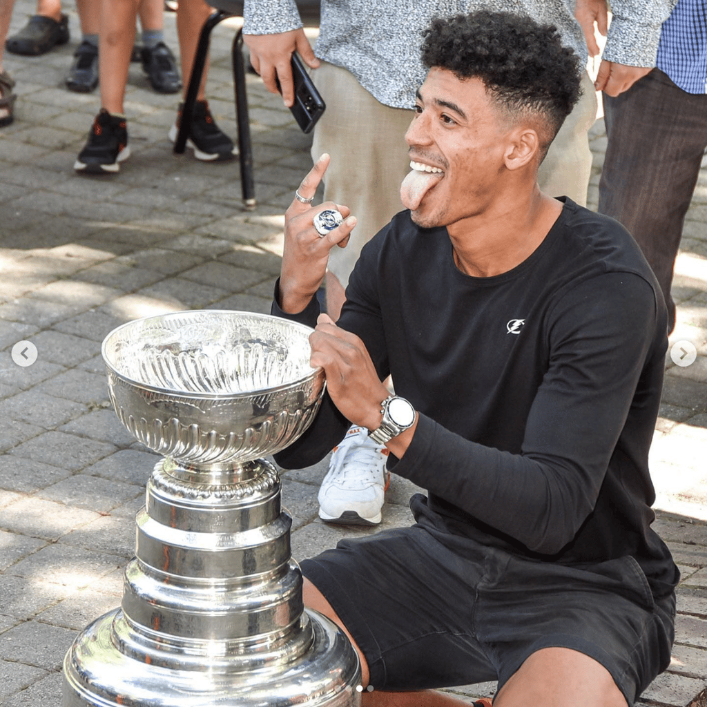 10 photos de Mathieu Joseph, le hockeyeur québécois qui fréquenterait déjà Maude d'Occupation Double