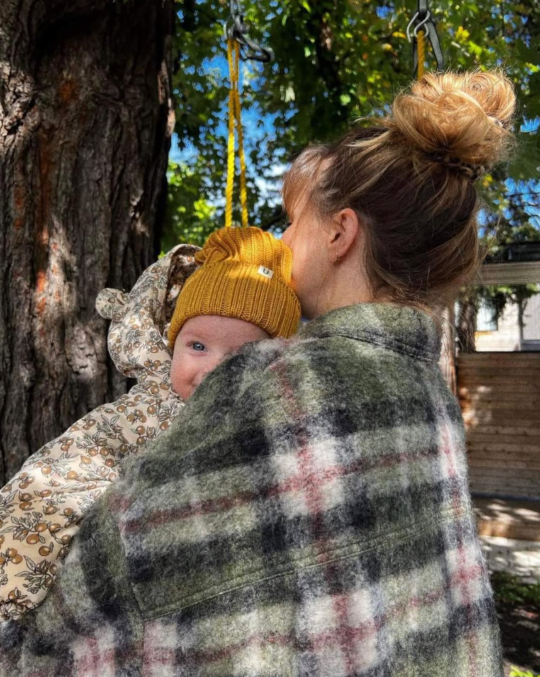 Enceinte, Sarah-Jeanne Labrosse publie une nouvelle photo de sa petite bedaine qui prend forme