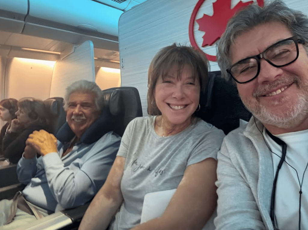 Chantal Lacroix s'évade en Italie entourée des deux hommes de sa vie.