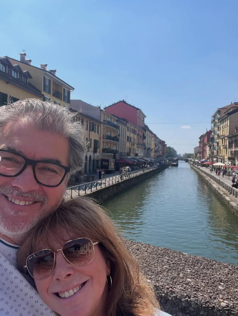 Chantal Lacroix s'évade en Italie entourée des deux hommes de sa vie.