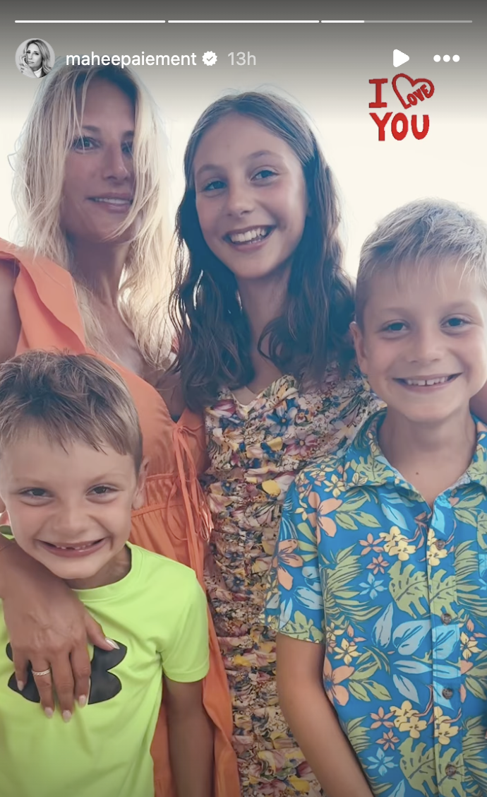 Mahée Paiement publie une rare photo en famille durant leur voyage hors du Québec