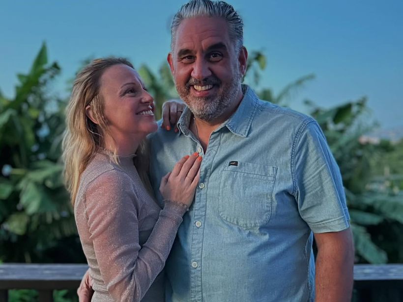 Marc Hervieux partage une rare photo avec son amoureuse et ses filles loin du Québec