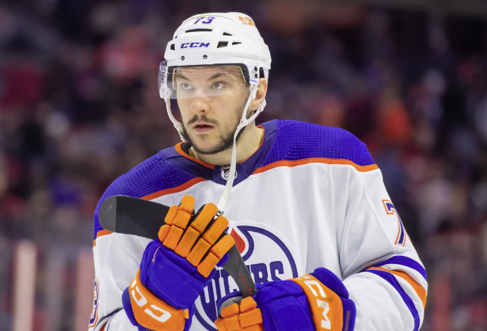 Vincent Desharnais : ce gentil géant qui pourrait ramener une Coupe Stanley historique au Québec pour la Saint-Jean