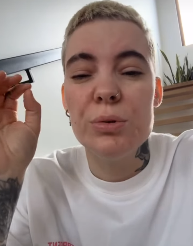 Roxane Bruneau dévoile comment elle a réagi en entendant une de ses chansons la première fois à la radio
