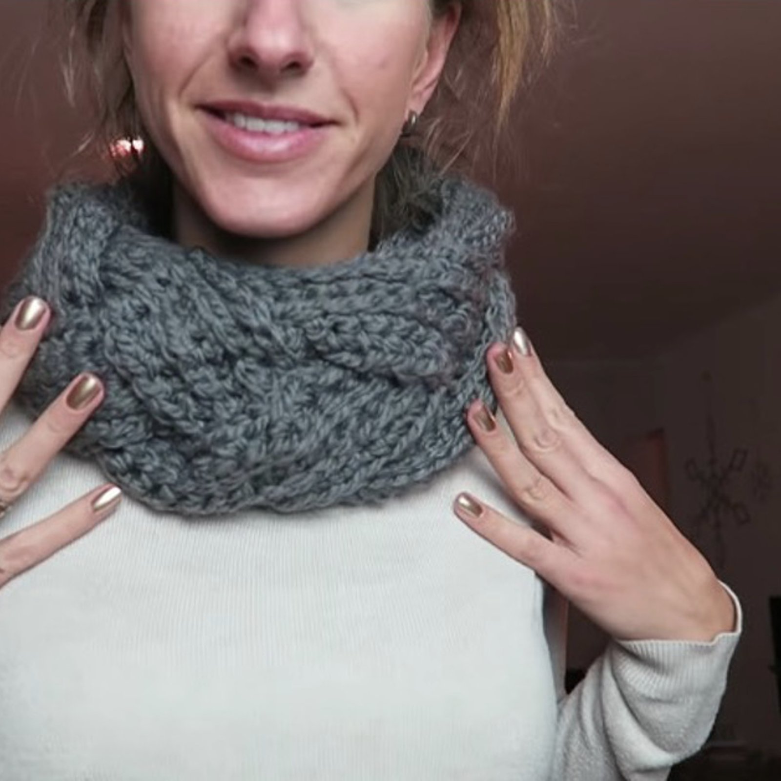 Un magnifique modèle d'écharpe tube à faire, au crochet! 2 vidéos pour vous aider! 