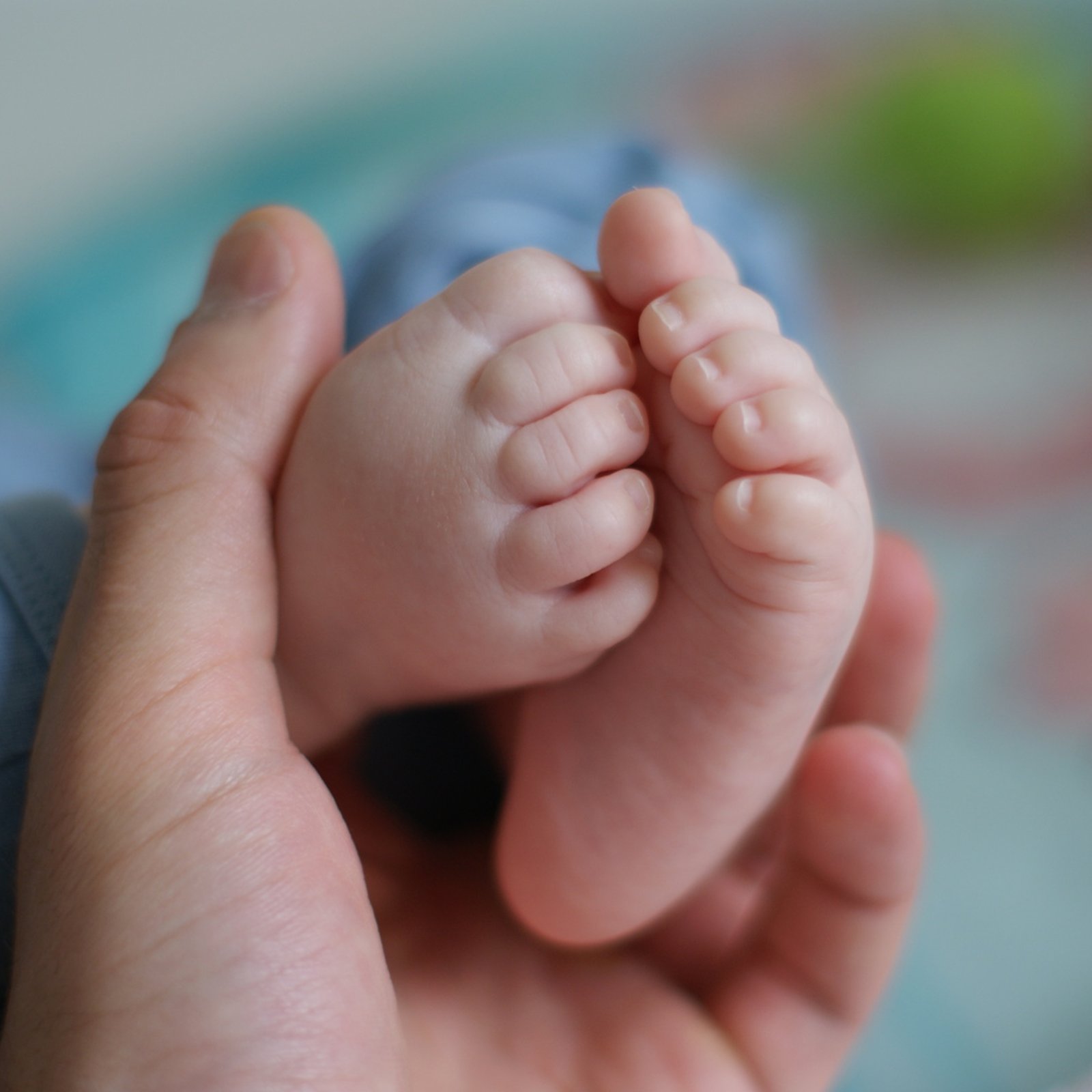 Massez ces 7 points sur les pieds de votre bébé pour le calmer