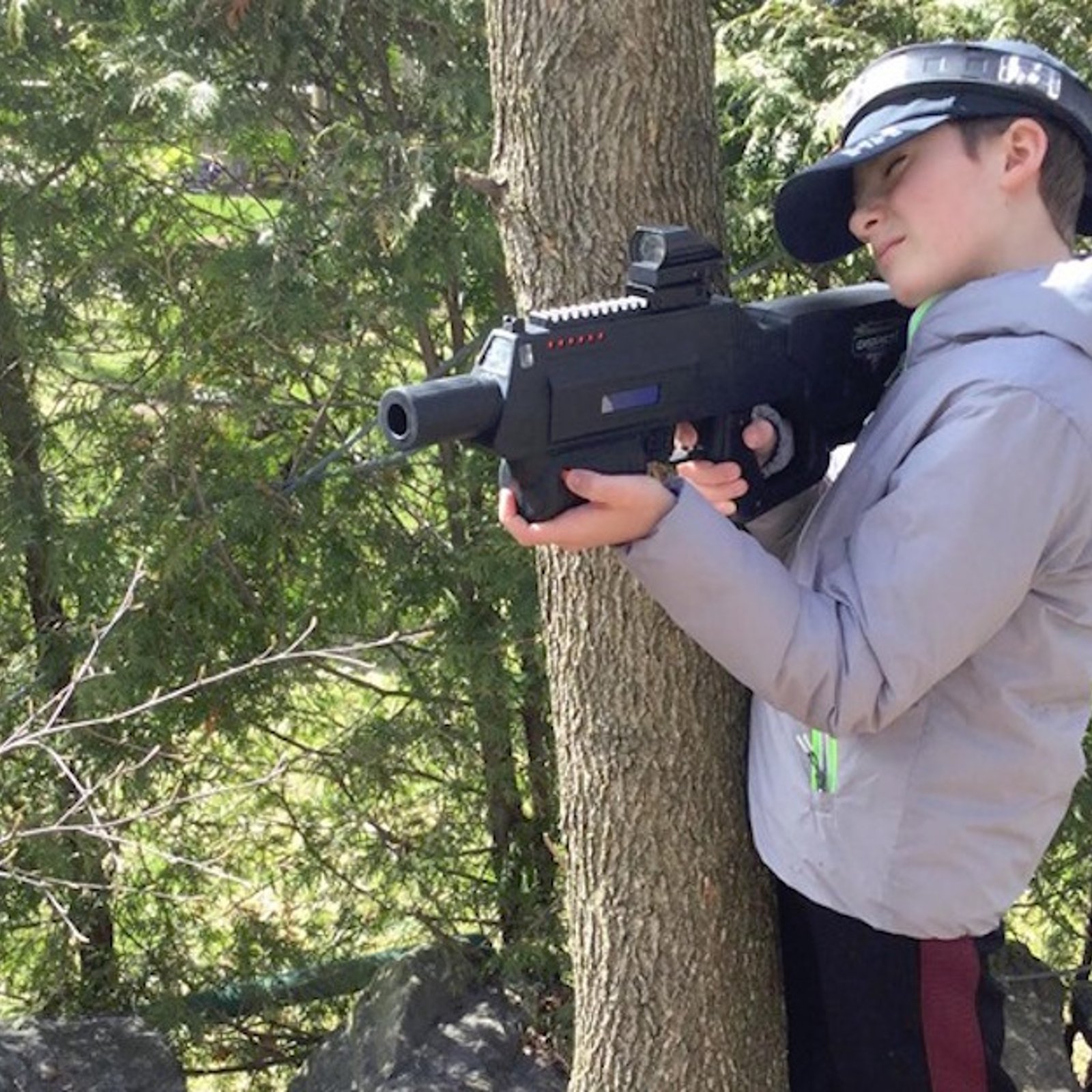 Une bonne idée d’activité familiale en temps de COVID-19: le lasertag mobile!