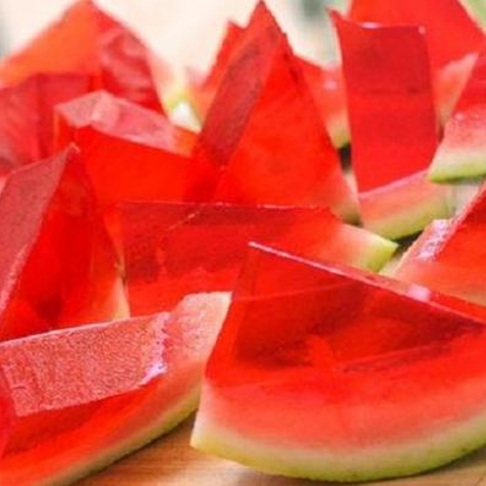 POINTES DE MELON D'EAU JELL-O À LA VODKA!