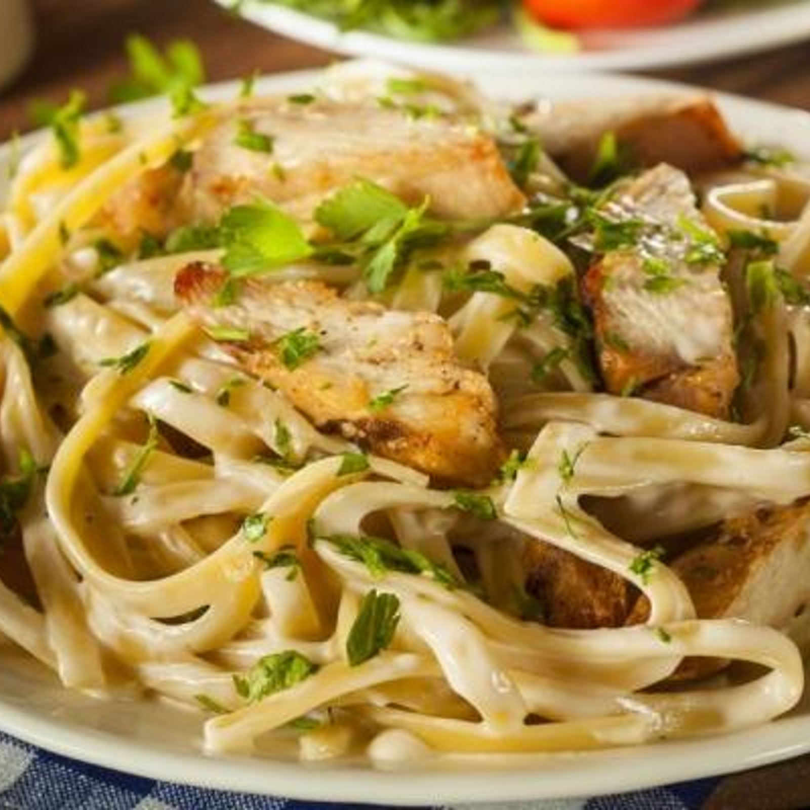 Sauce Alfredo maison...voici comment cuisiner le linguine au poulet sauce Alfredo