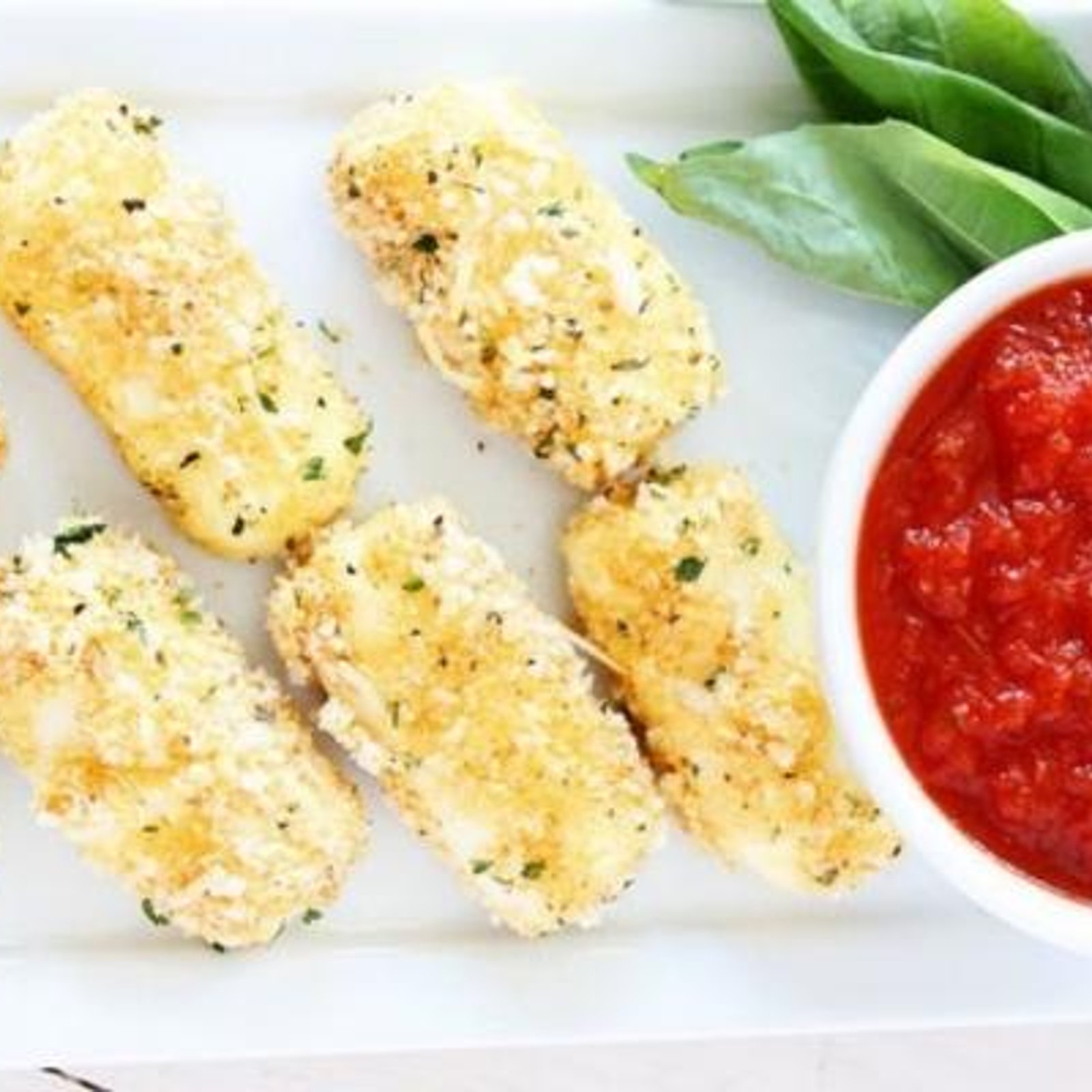 Facile et tellement délicieux! Les bâtonnets de fromage au mozzarella