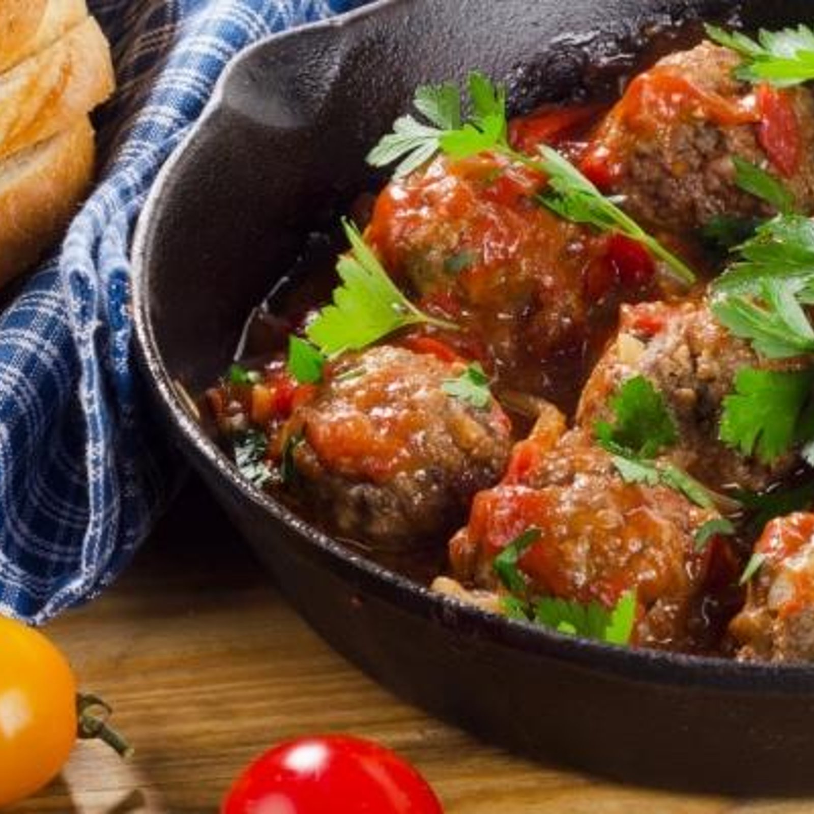 ​Boulettes de viande dans un mélange de sauce RedHot et cassonade