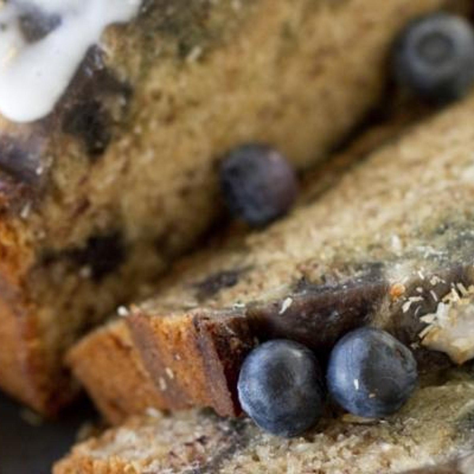 On cuisine le bleuet ce matin...Place au Pain aux bleuet et yogourt