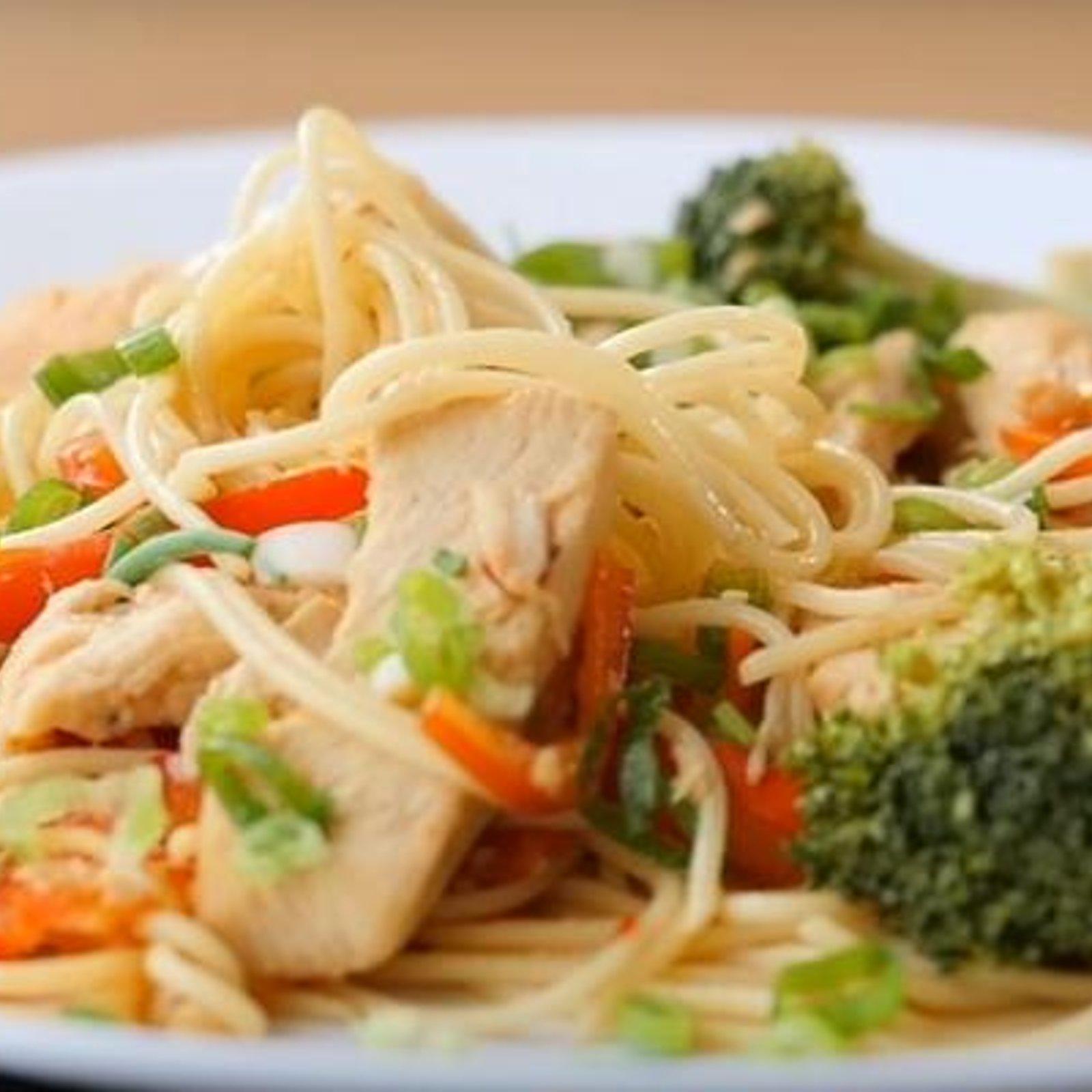 Lo-Mein...Poulet et légumes à la mijoteuse