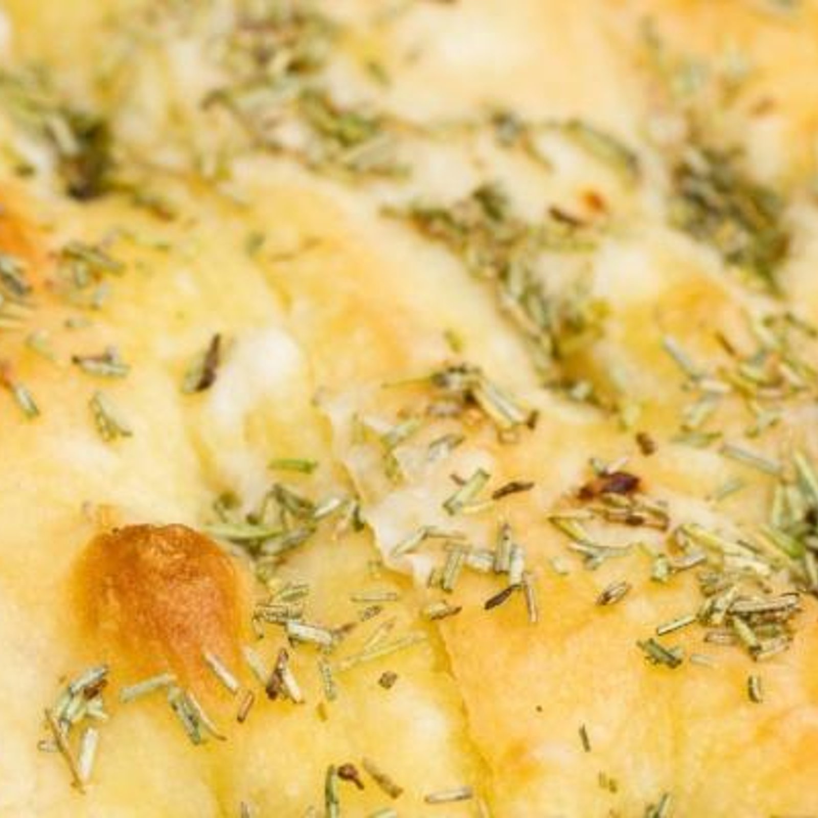 Vous connaissez la focaccia...pâte à pizza, herbes et huile d'olive