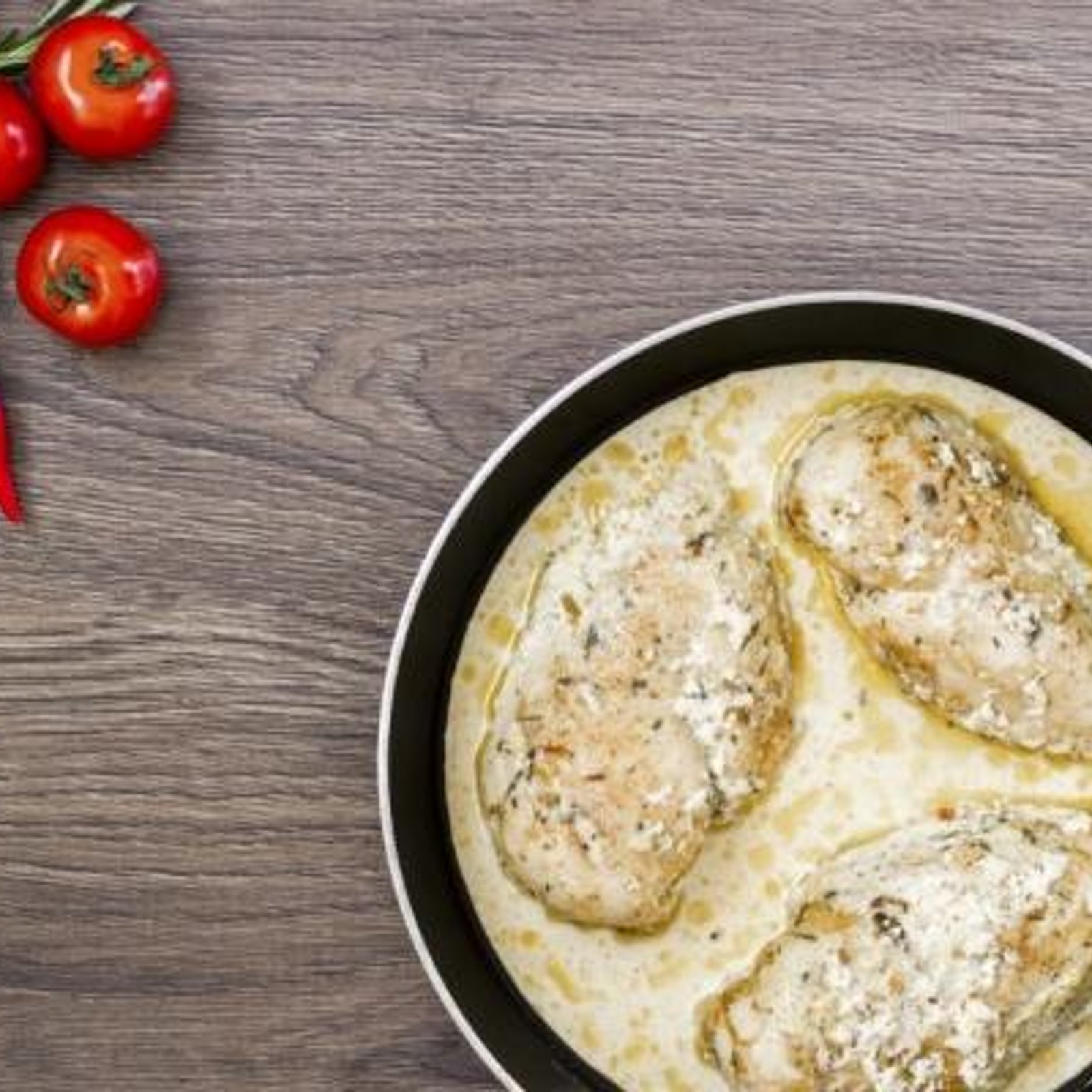 Poulet à la coriandre fraîche dans une sauce crémeuse