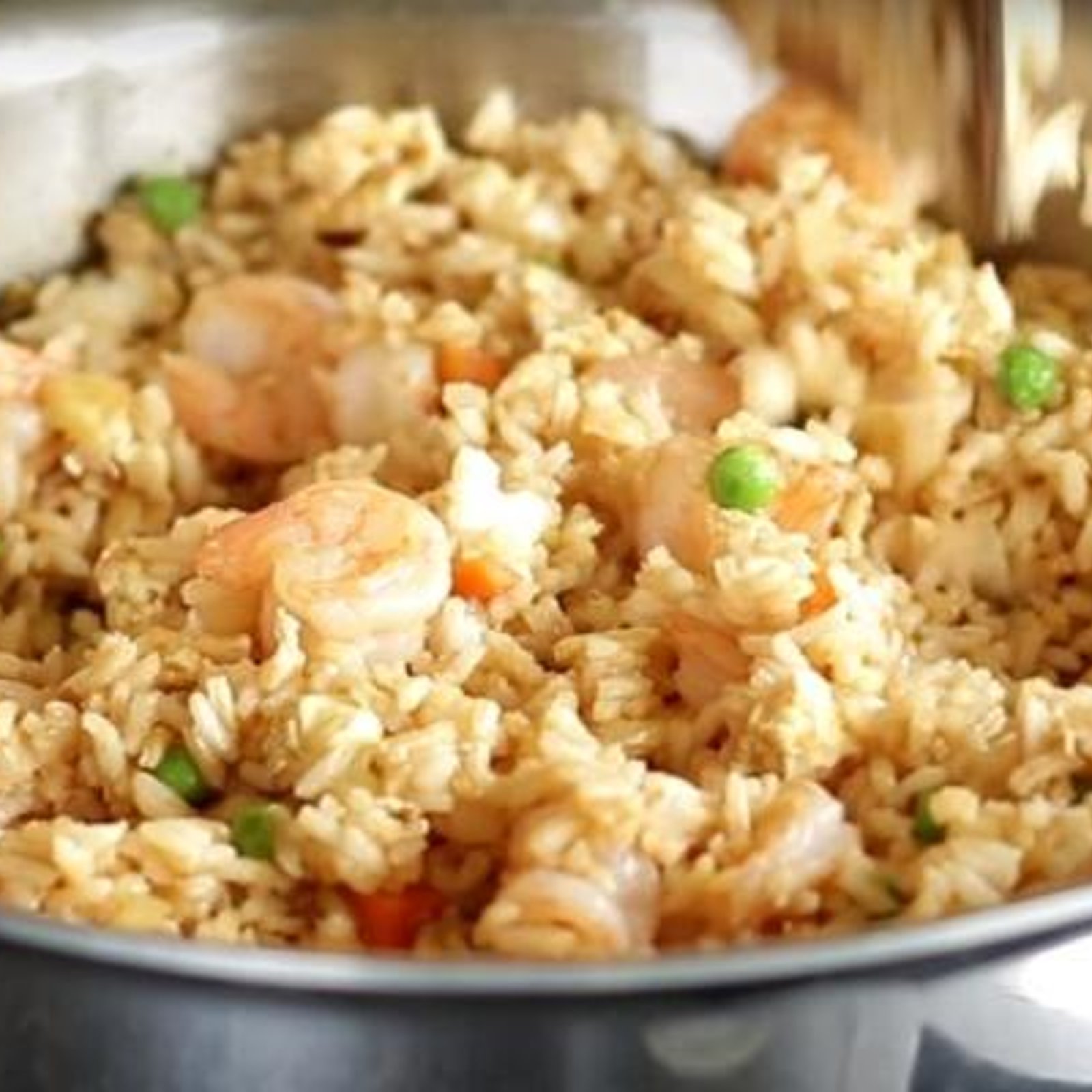 Réussir un succulent riz frit aux crevettes à tout coup! Un coup de circuit dans votre assiette