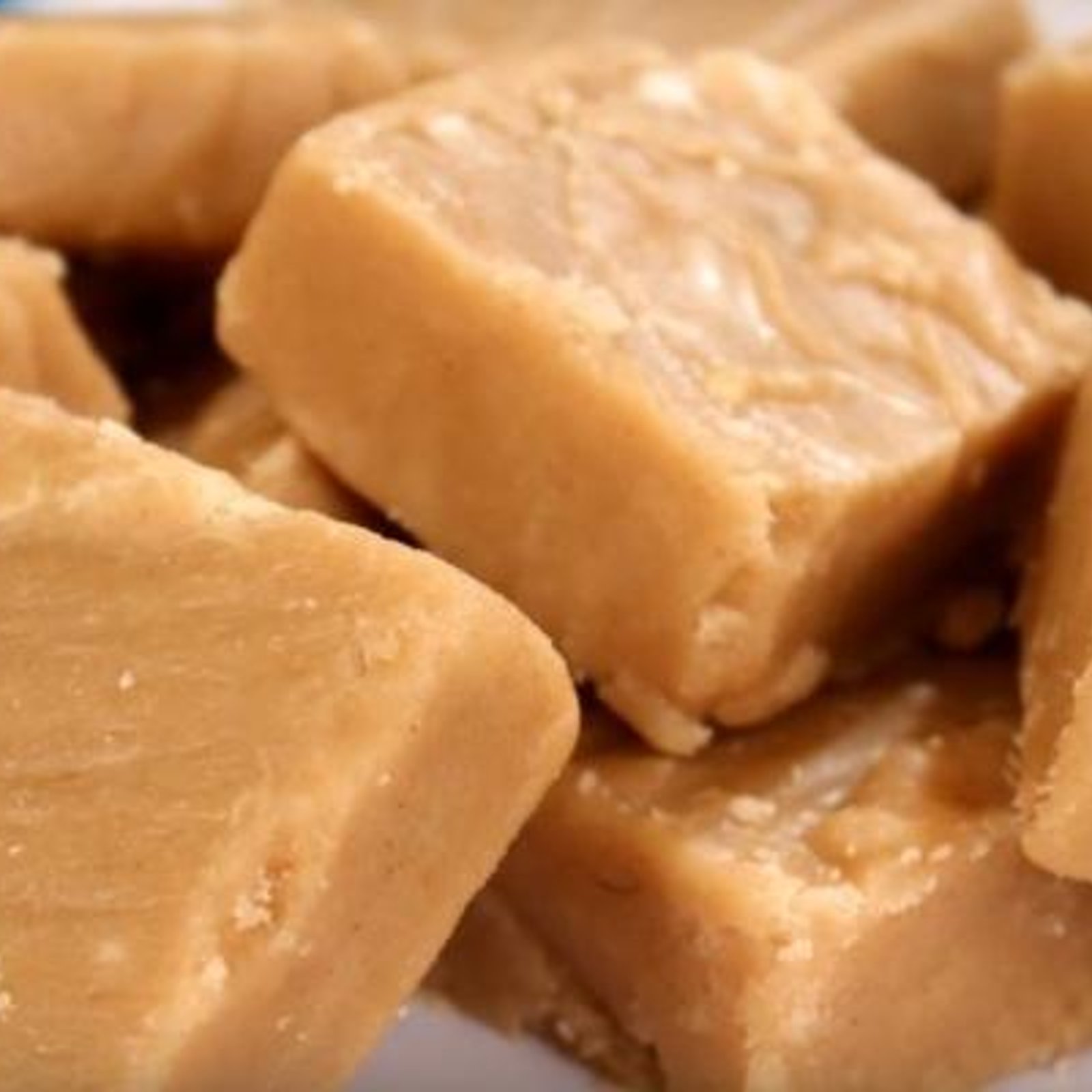 Avec seulement 4 ingrédients, réalisez un fudge au beurre d'arachide crémeux et délicieux