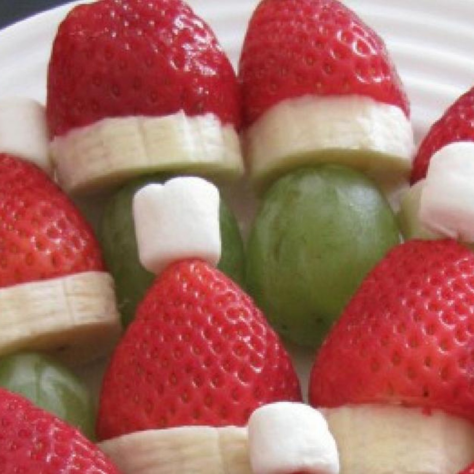 Faites finalement manger des fruits à vos enfants avec ce dessert de Noël