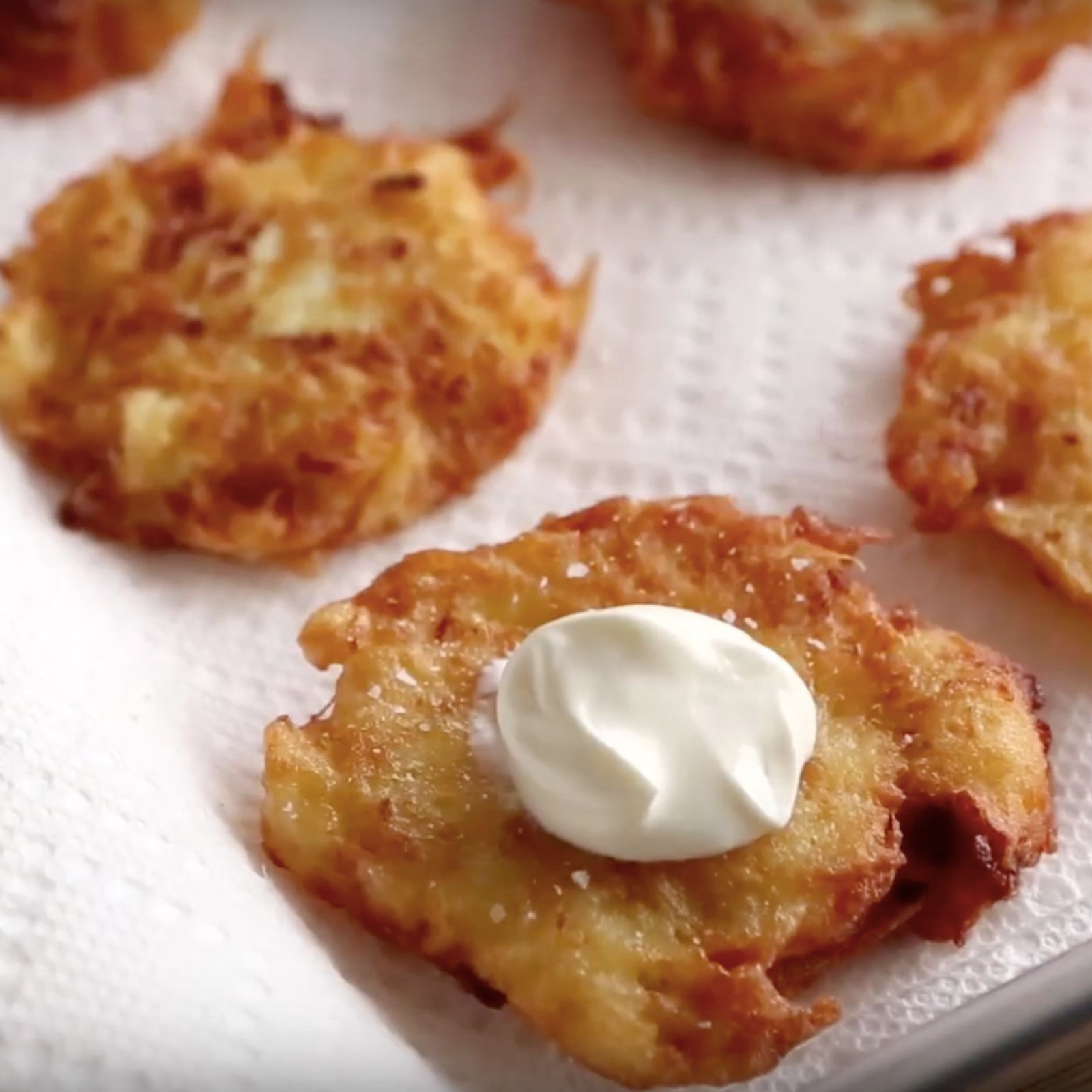 Des galettes de pommes de terre moelleuses et croustillantes à la fois!