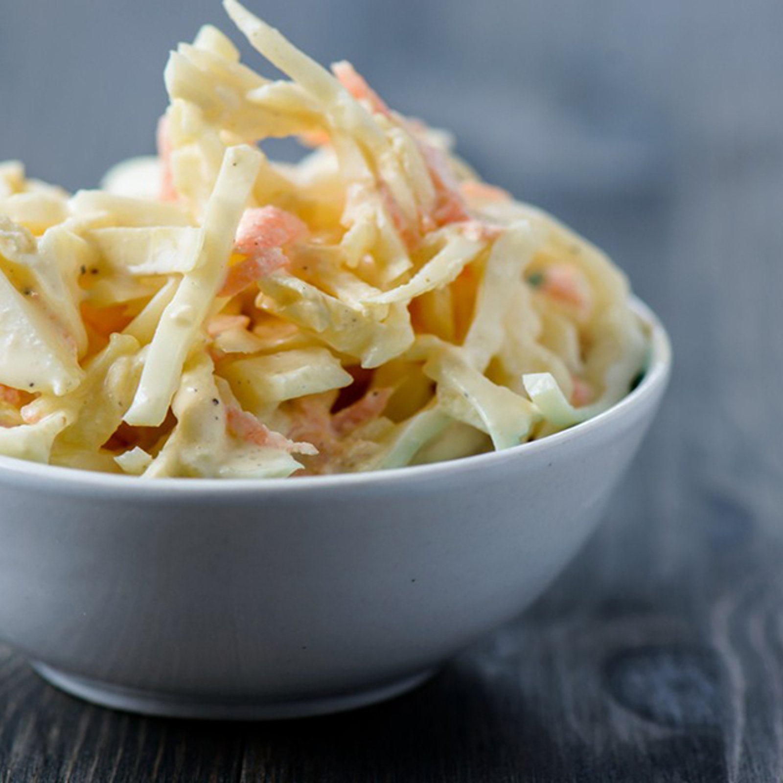 Salade de chou classique... on vous offre les 3 meilleures sauces pour la cuisiner différemment!