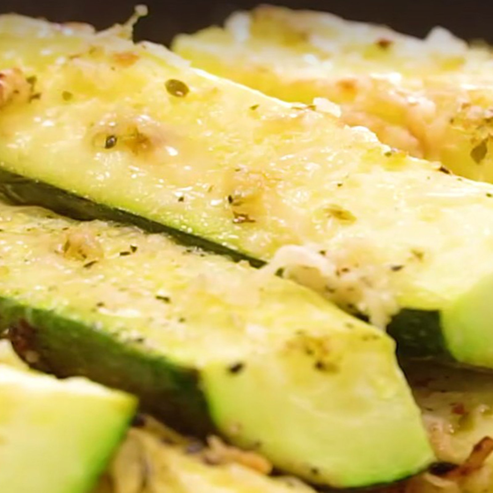 Courgettes grillées ail et parmesan : La meilleure façon d'utiliser ses courgettes !