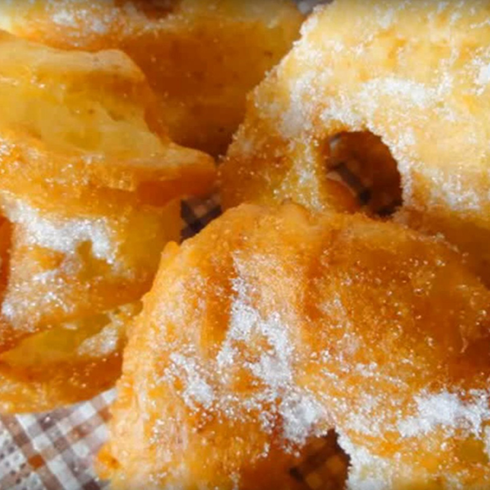 Beignets aux pommes inratables et presque trop faciles à faire!