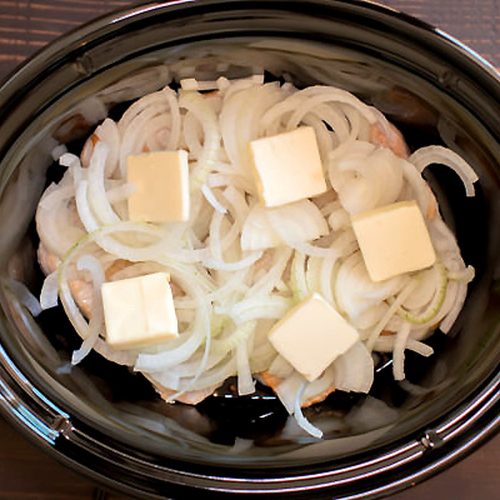 Des côtelettes de porc à la mijoteuse : cette recette vous vaudra un succès garanti !