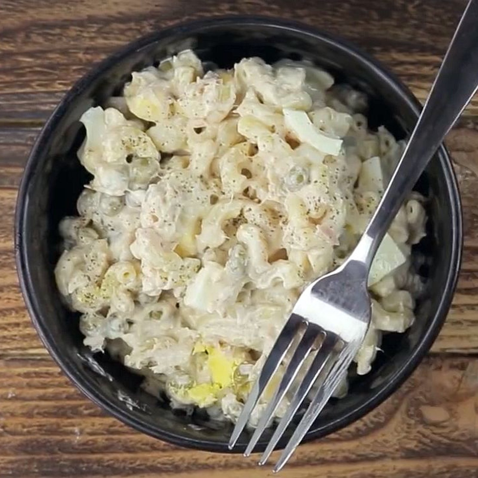 Salade classique de macaroni au thon​