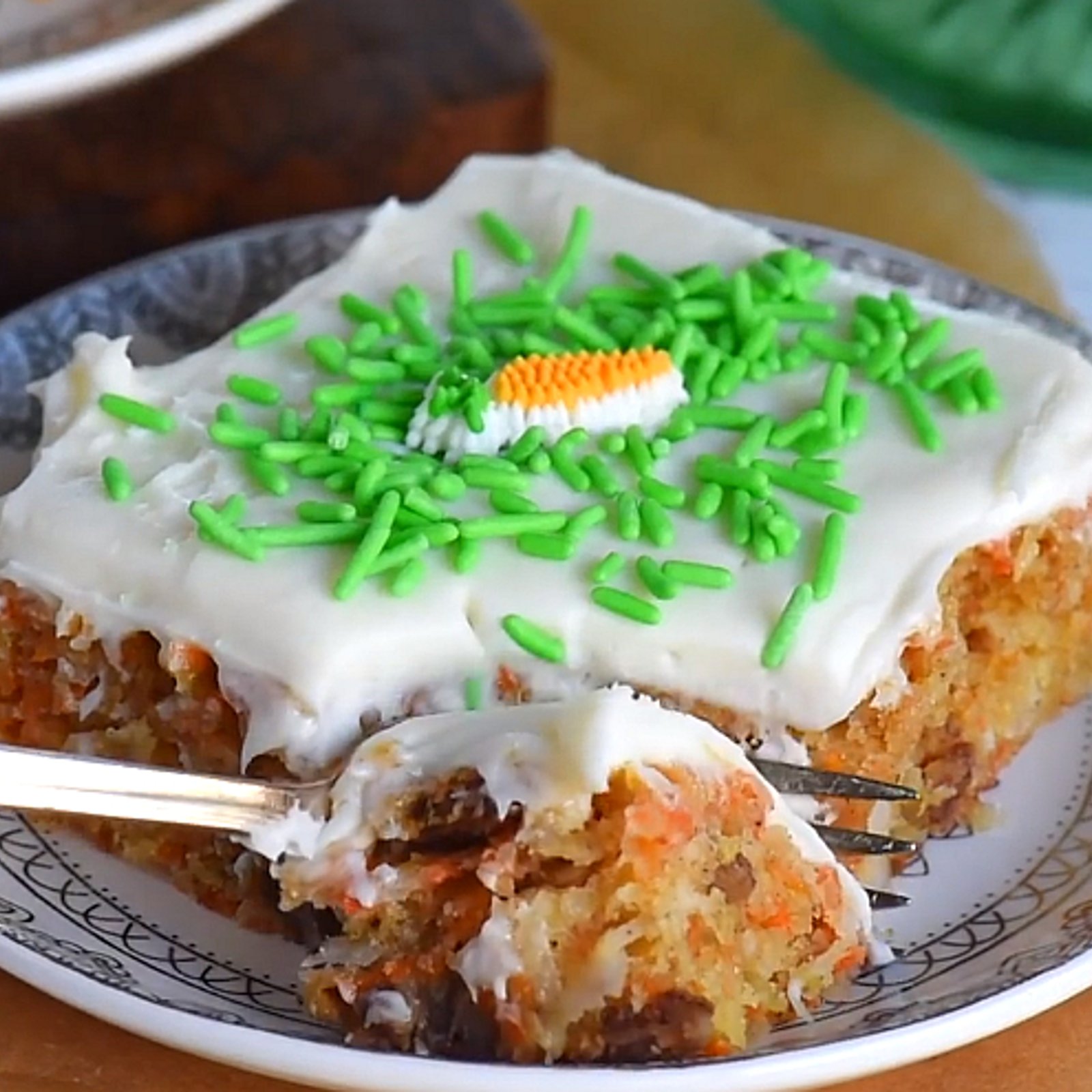 Barres de gâteau aux carottes prêtes en 30 minutes