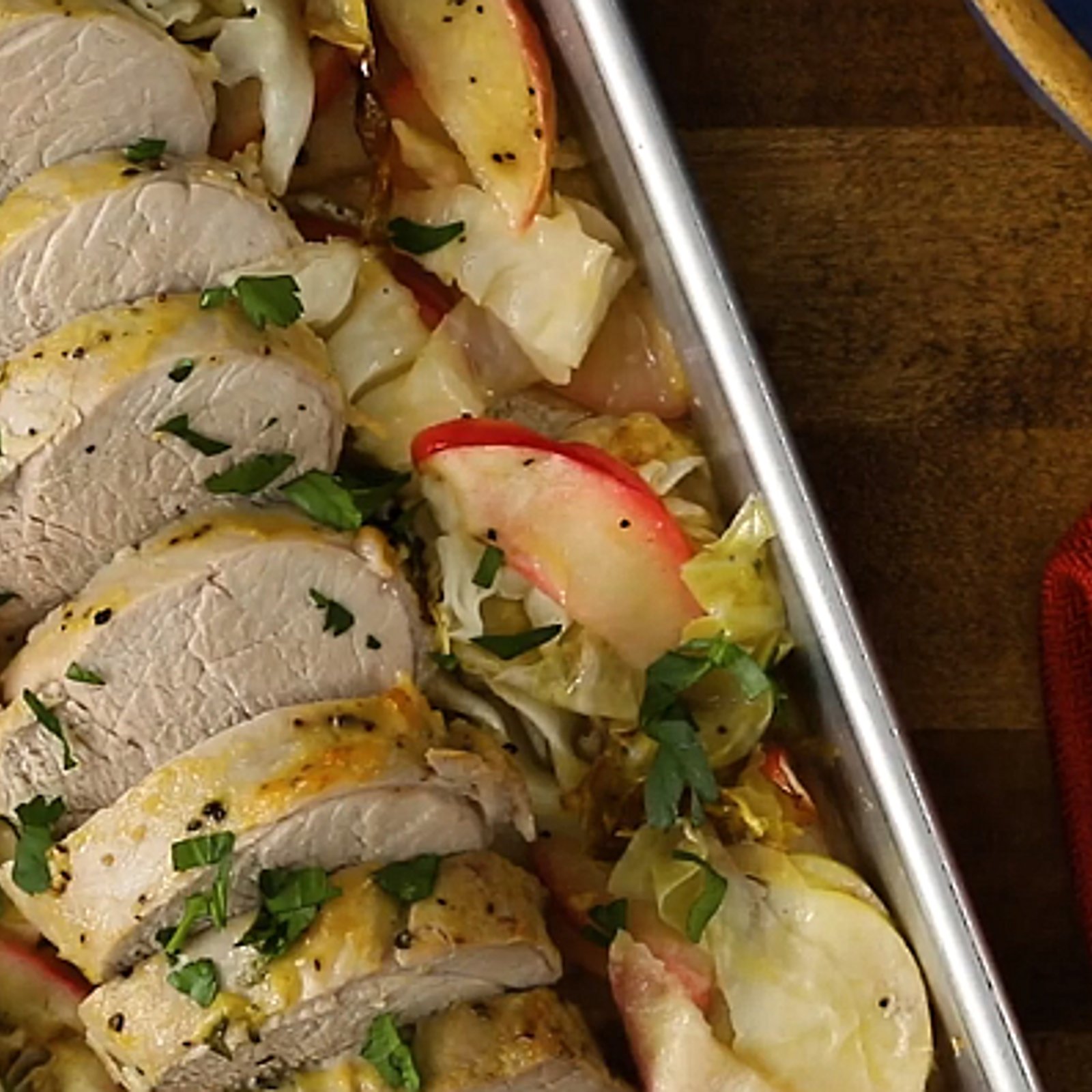 Tendre filet de porc aux pommes et à la moutarde de Dijon