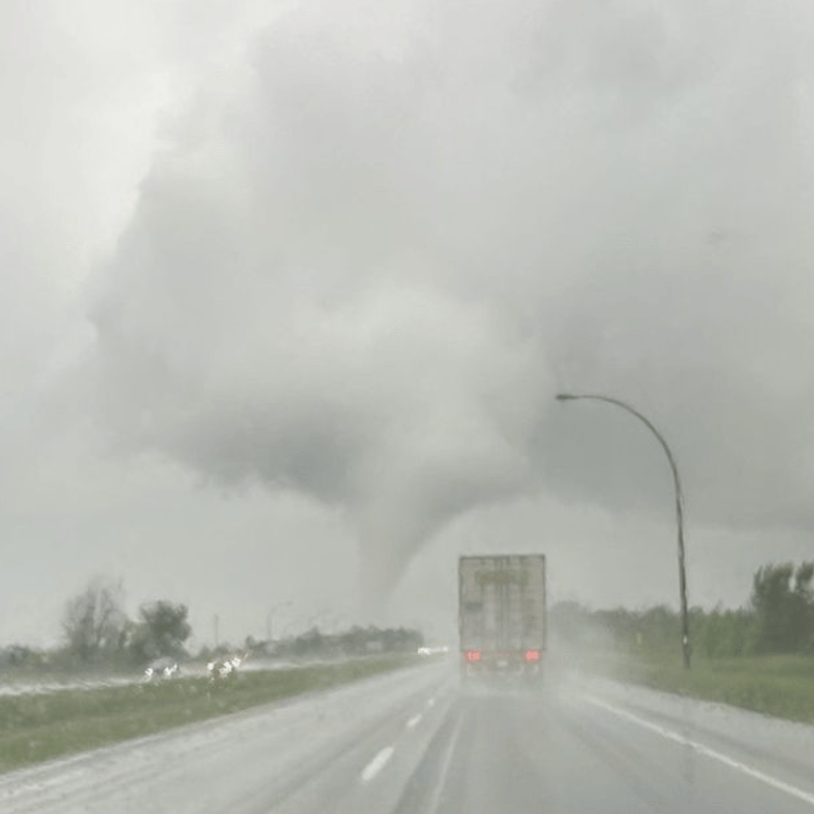 Une tornade a été filmée au Québec cet après-midi 