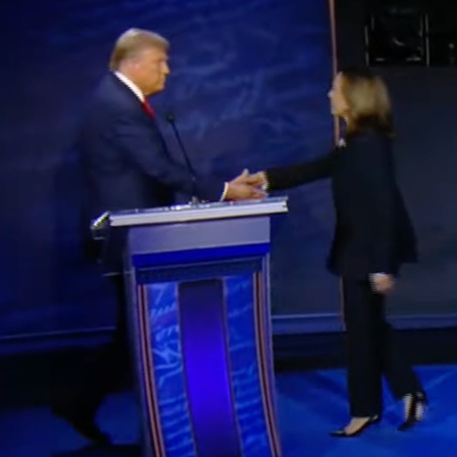 Moment embarrassant entre Kamala Harris et Donald Trump juste avant le début du débat