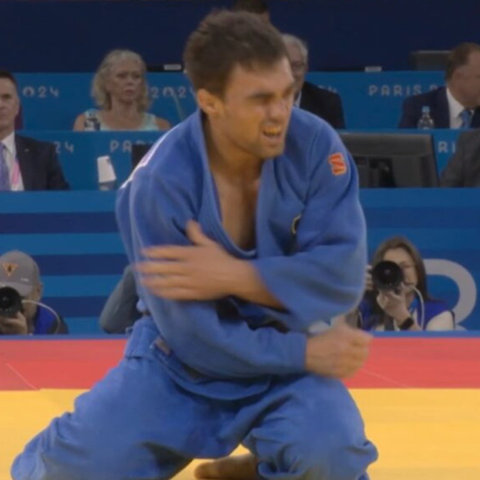 Un judoka victime d'une horrible blessure en célébrant sa médaille aux Jeux Olympiques de Paris