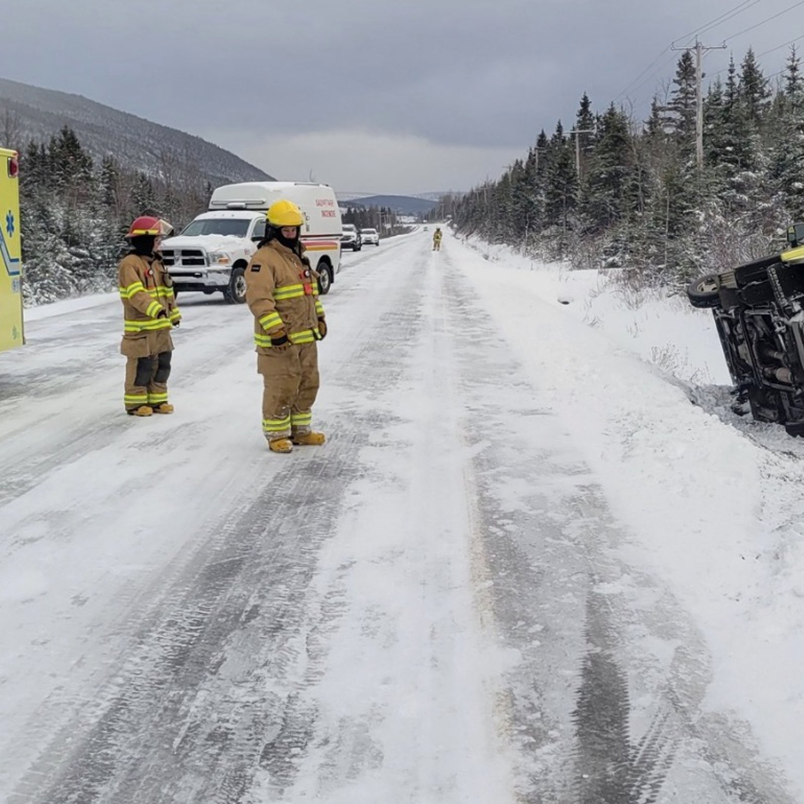 La neige et la glace surprennent des ambulanciers du Québec qui se retrouvent en mauvaise posture 