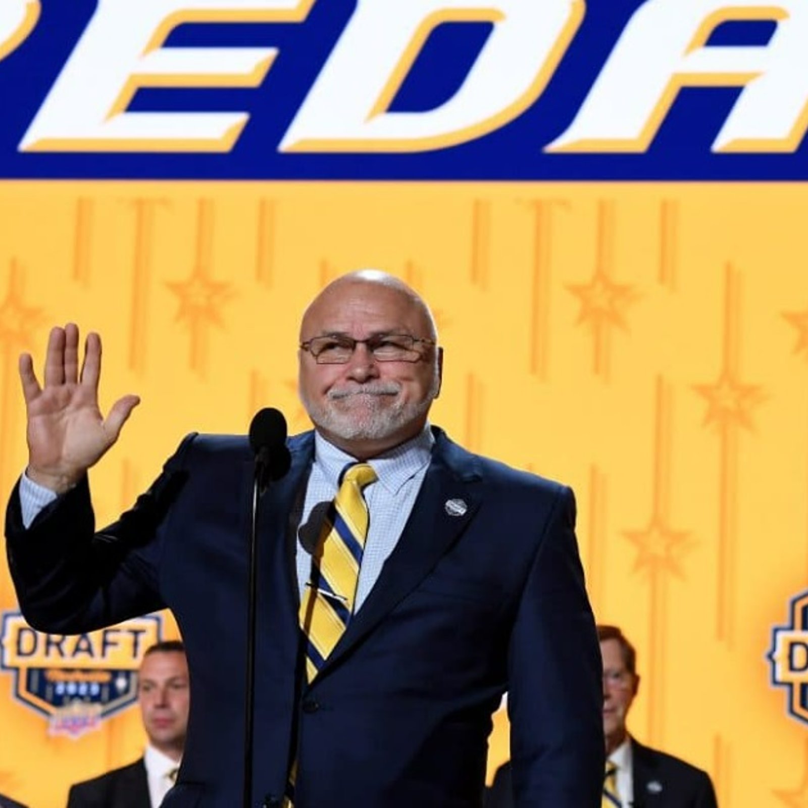 Barry Trotz menace les joueurs des Preds de tout liquider s'ils ne se replacent pas rapidement