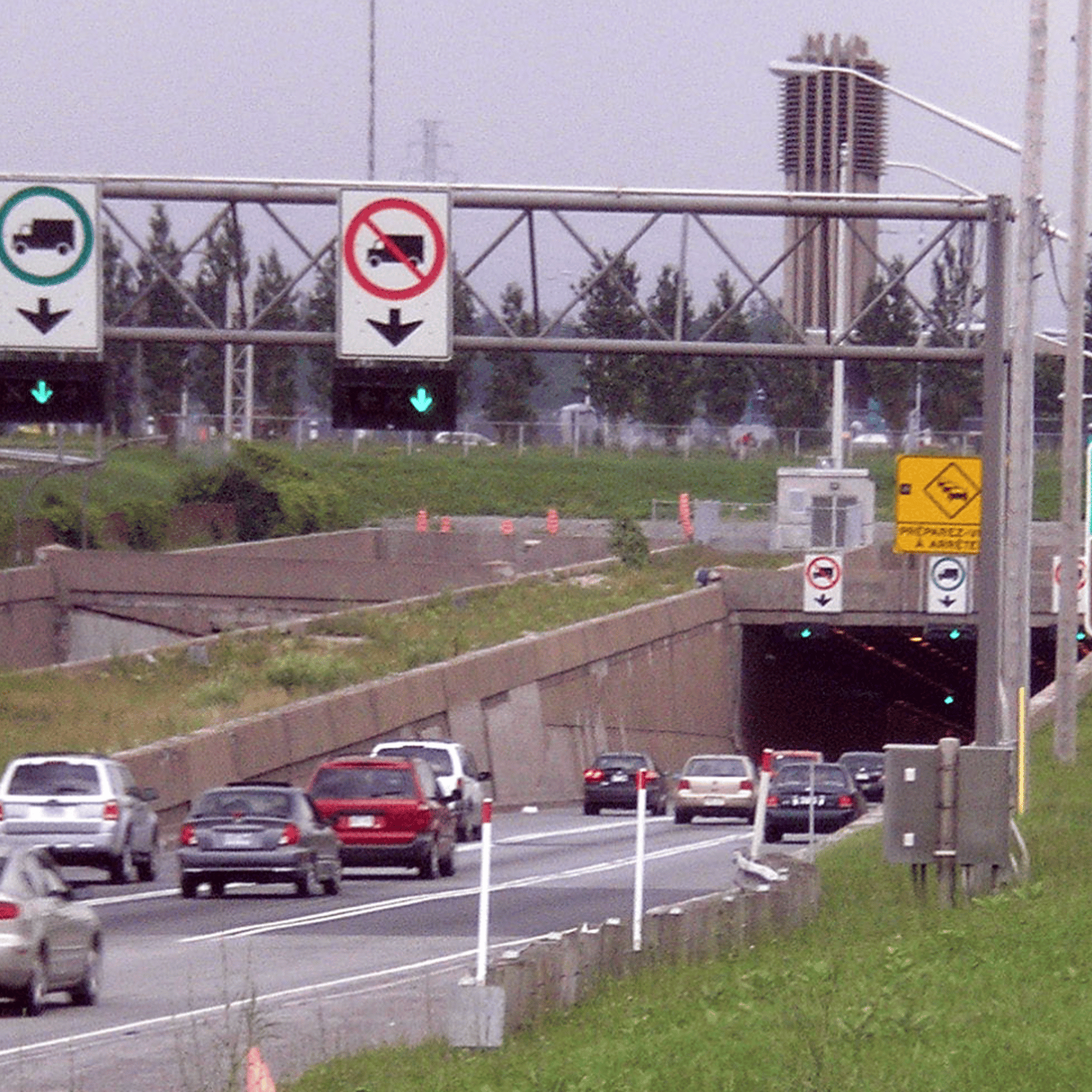 Fermeture complète du tunnel Louis-Hippolyte dans les deux directions 