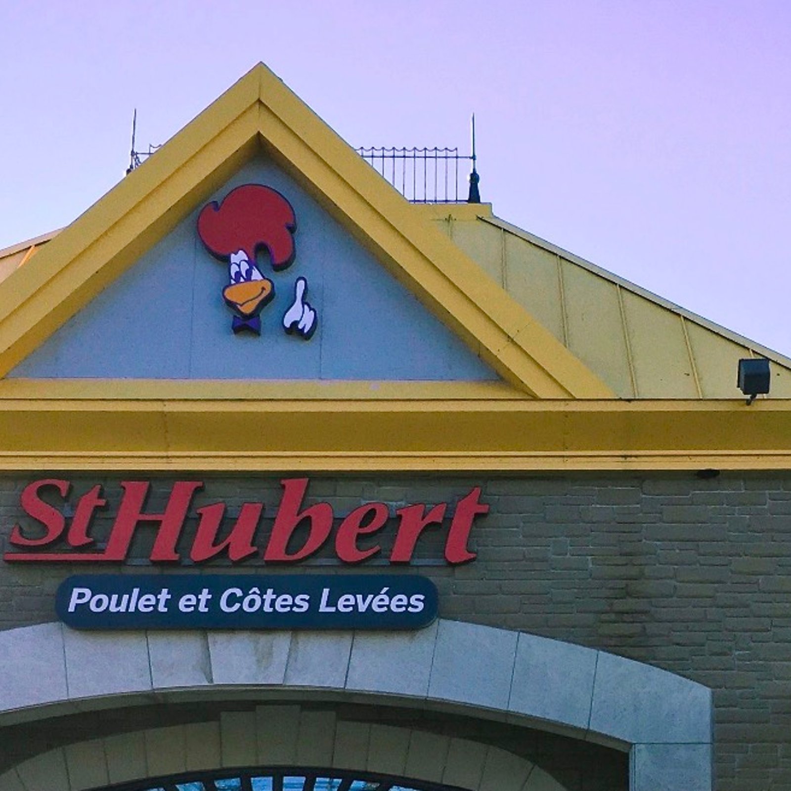 St-Hubert annonce des prix plus accessibles et les Québécois vont avoir plus pour leur argent