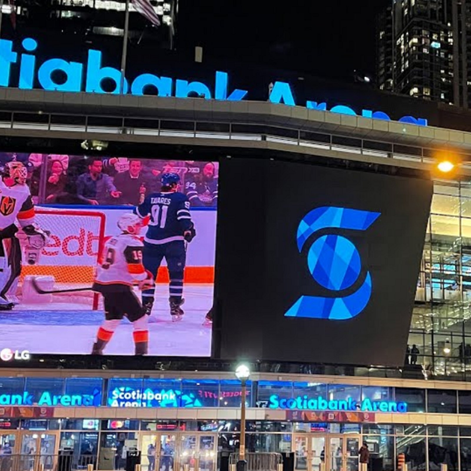 Utah HC forced to walk to Scotiabank Arena on Sunday!