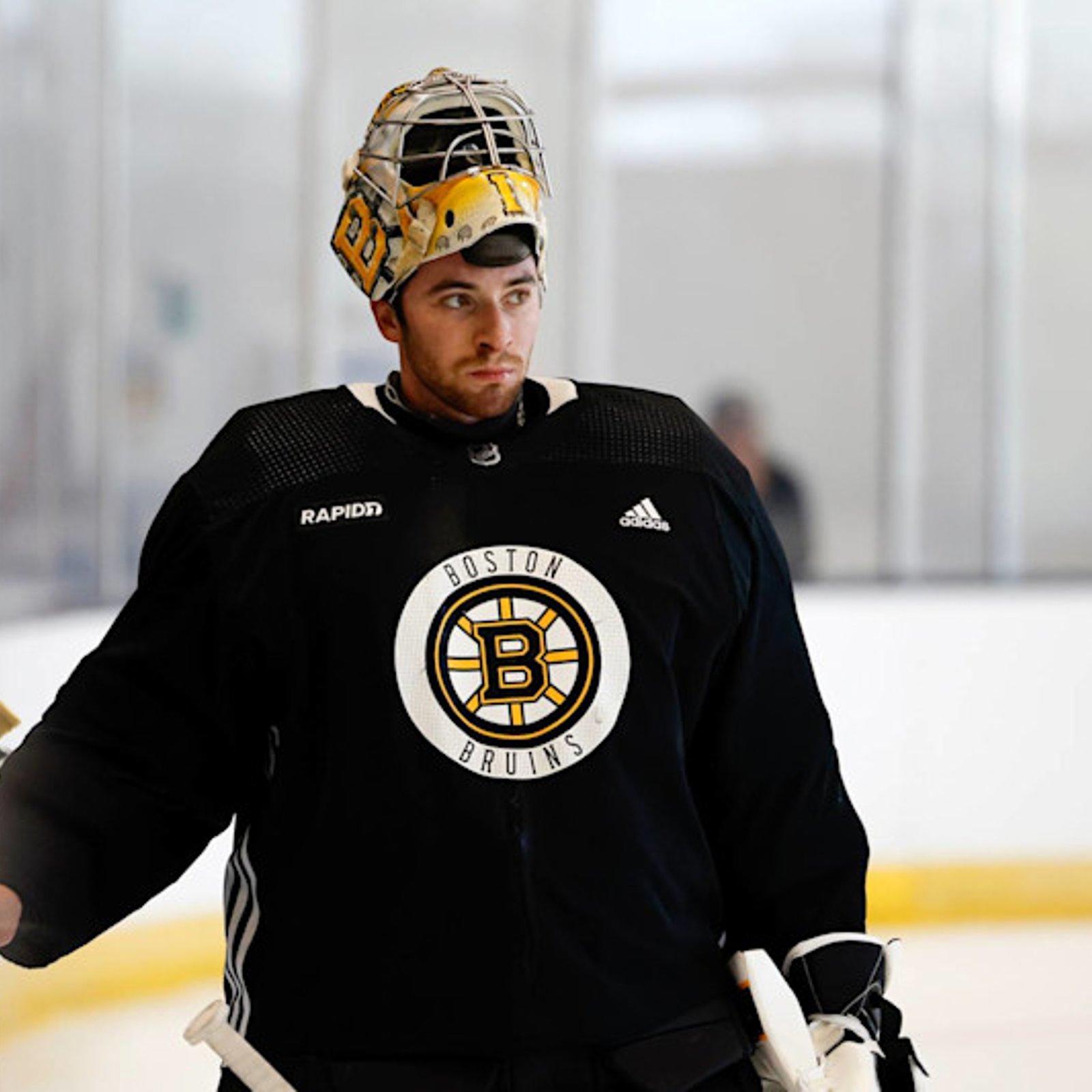 Shocking trade scenario sends goalie Jeremy Swayman out of Boston!