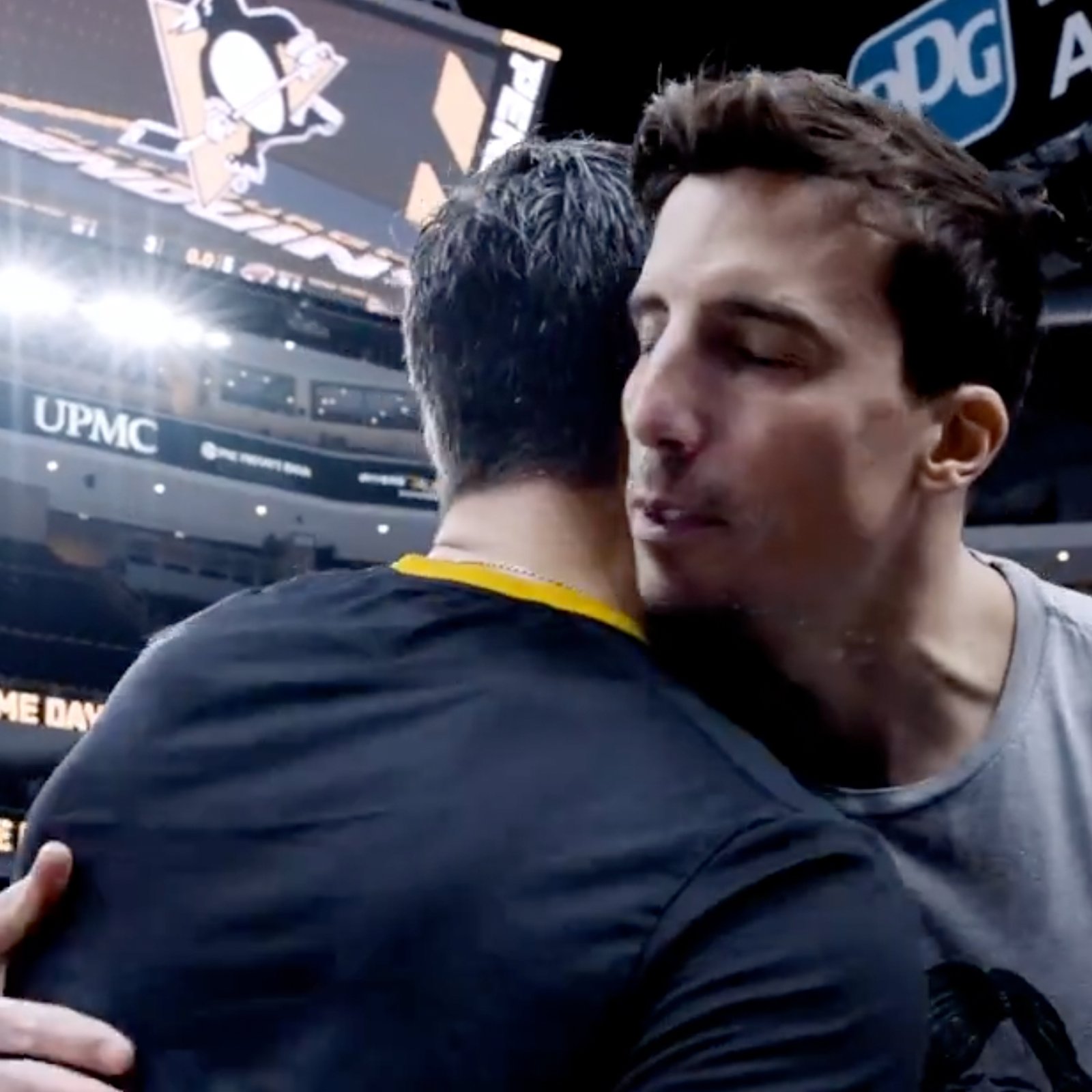 Marc-Andre Fleury receives special gift from Crosby, Malkin and Letang after game in Pittsburgh