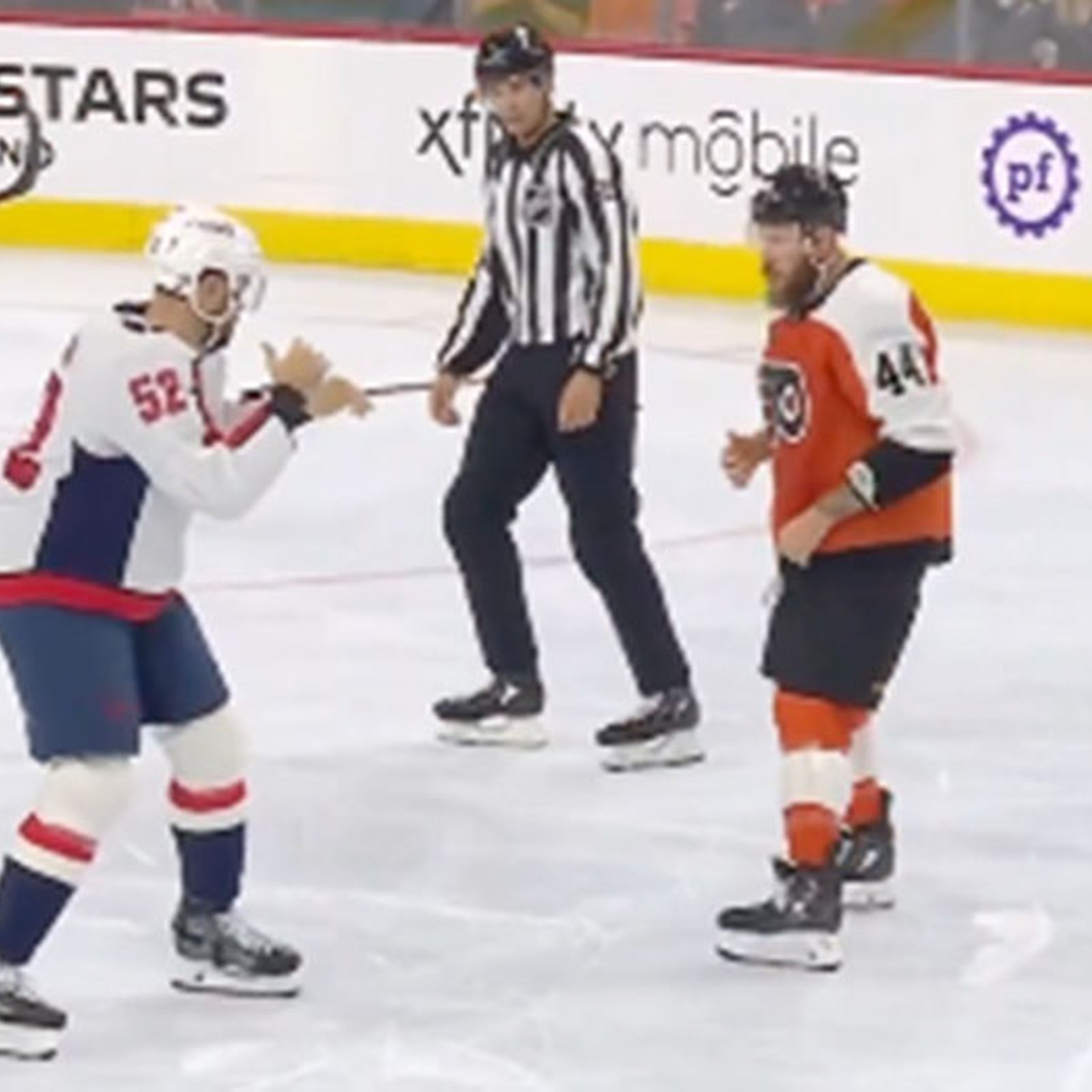 Heavyweights Deslauriers and McIlrath go toe to toe in an old school scrap