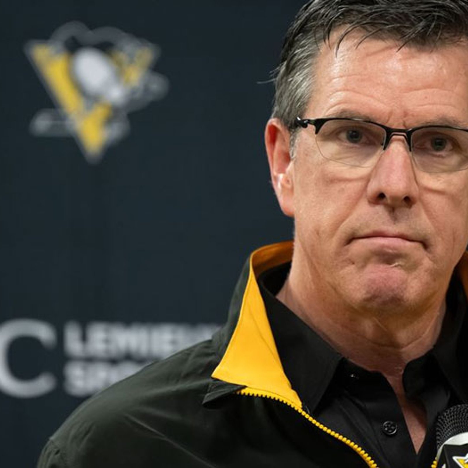 Report: 5 teams are after former Penguins coach Mike Sullivan